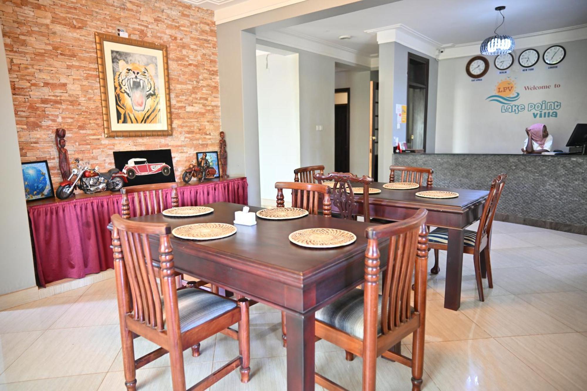 Lakepoint Villa Entebbe Bagian luar foto