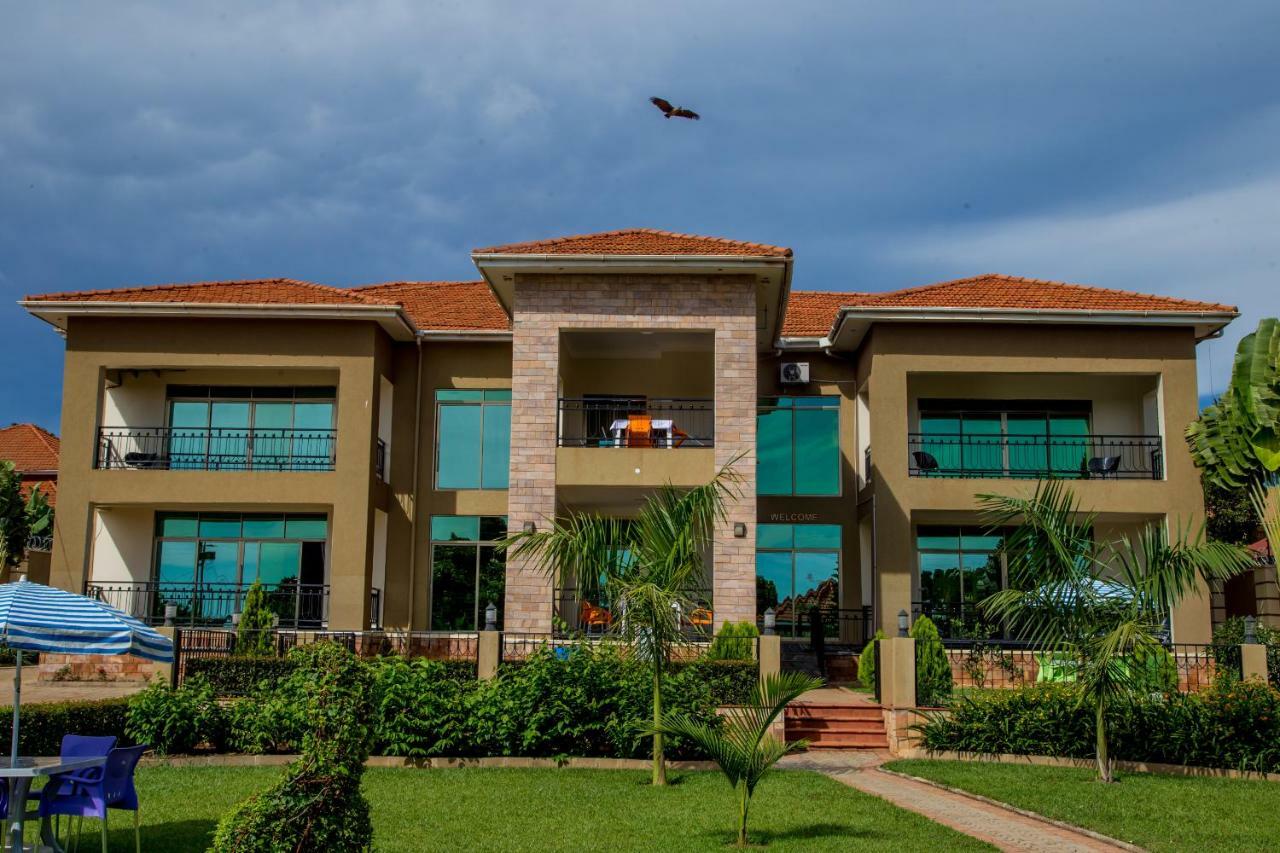 Lakepoint Villa Entebbe Bagian luar foto