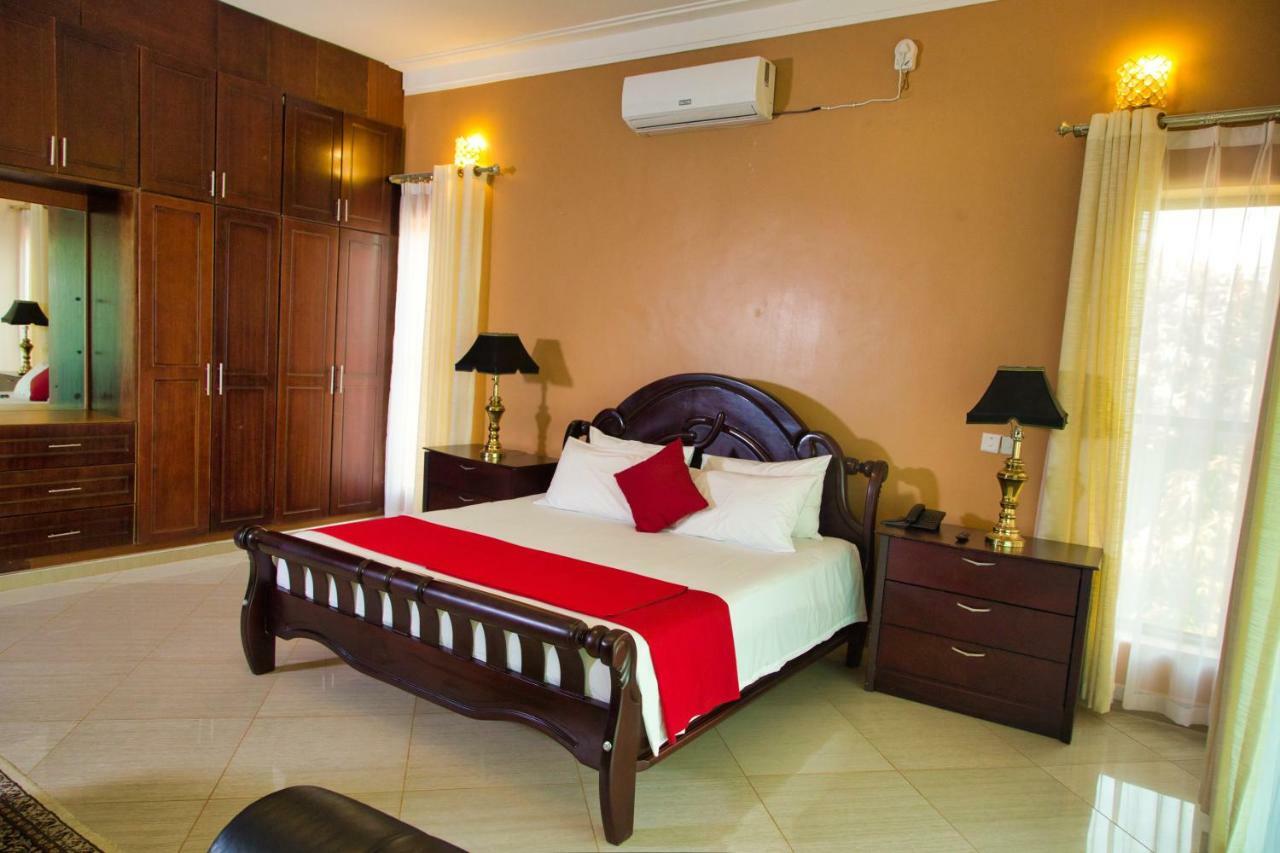 Lakepoint Villa Entebbe Bagian luar foto