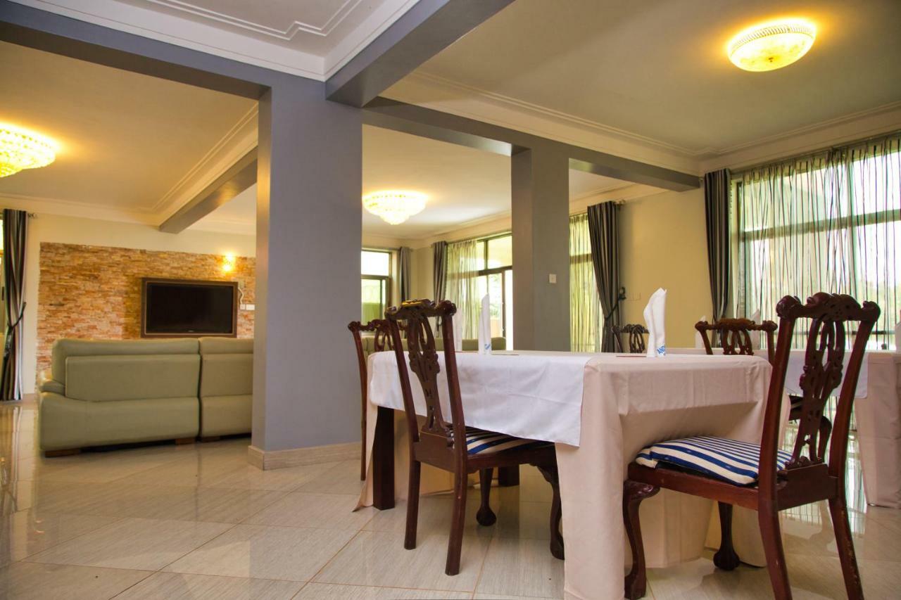 Lakepoint Villa Entebbe Bagian luar foto