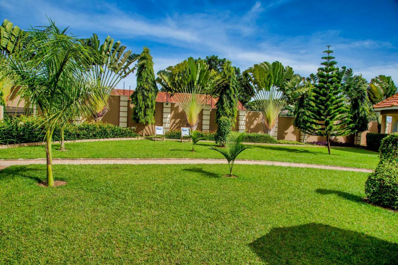 Lakepoint Villa Entebbe Bagian luar foto